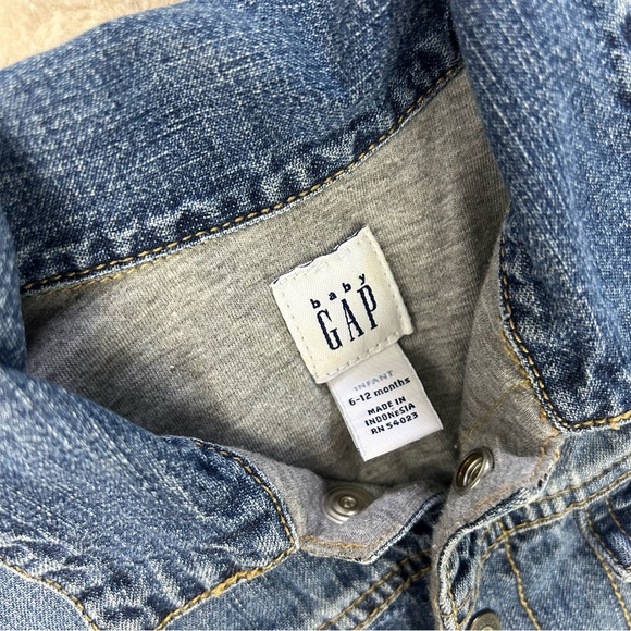 Baby Gap Denim Jean Jacket Size 6-12 Months Gray Lining - Picture 3 of 5